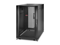 APC NetShelter SX - Rack skåp - svart - 18U - 19" - TAA-kompatibel - för P/N: SCL500RM1UNC, SMTL3KRM2UCLNC, SMTL750RM2UC, SMX1000CUS, SMX1500RM2UCNCUS, SMX750C AR3106